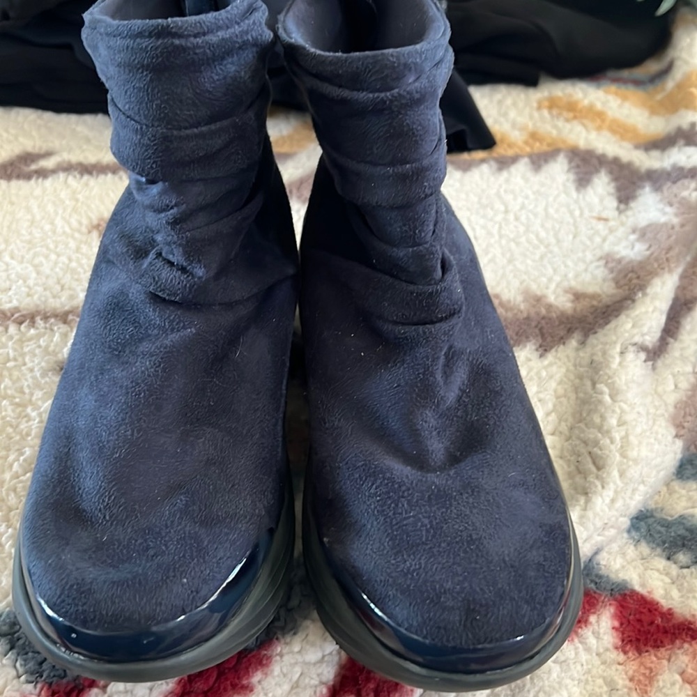Bzees Boots